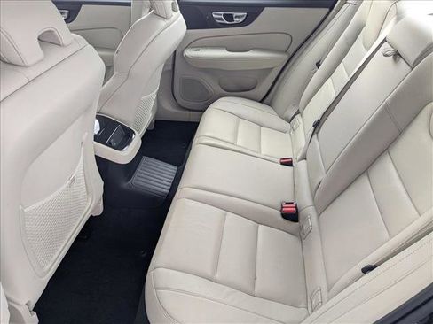 Used 2023 Volvo S60 T8 Plus image 19