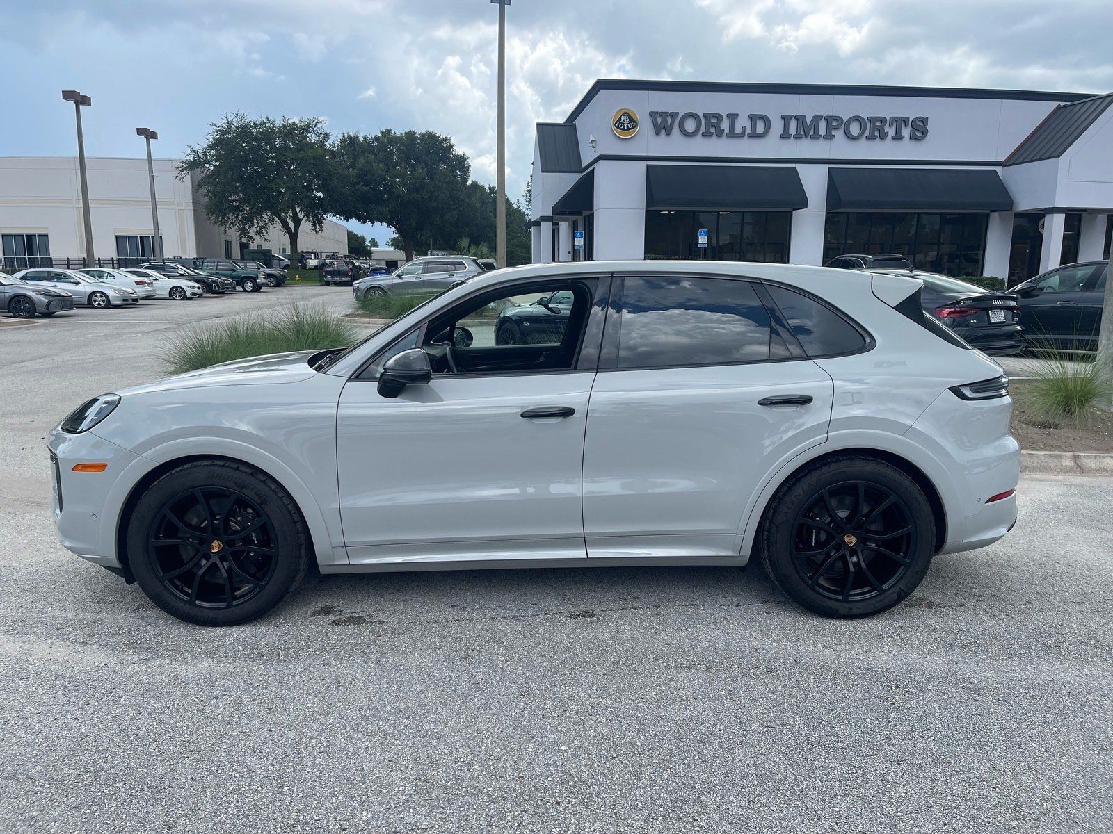 Used 2025 Porsche Cayenne GTS AWD/4WD image 51