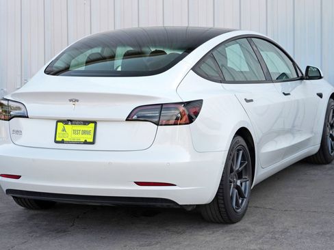 Used 2021 Tesla Model 3 Standard Range image 50