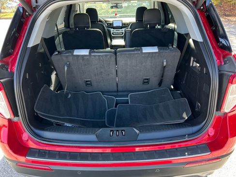 Used 2021 Ford Explorer XLT w/ Equipment Group 202A image 25