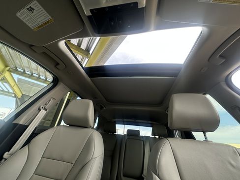 Used 2023 Nissan Rogue SL image 46