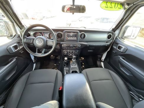 Used 2022 Jeep Wrangler Unlimited Sport image 9