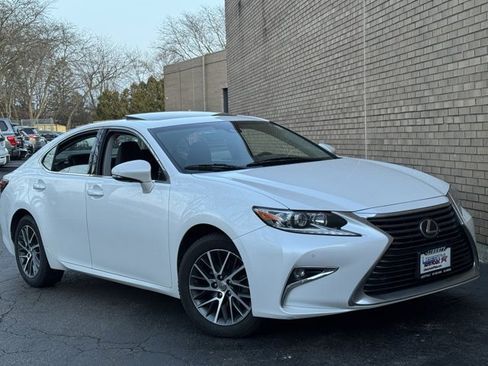 Used 2017 Lexus ES 350 image 2