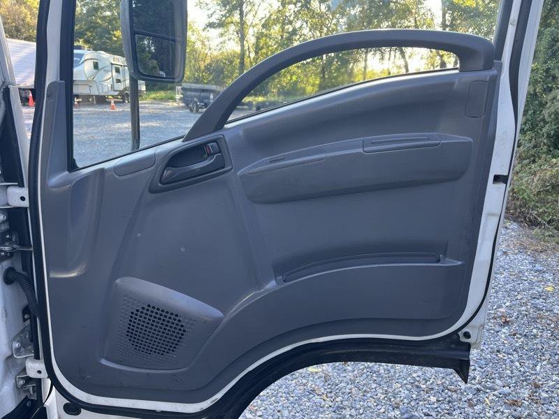 Used 2019 Isuzu NPR RWD image 20