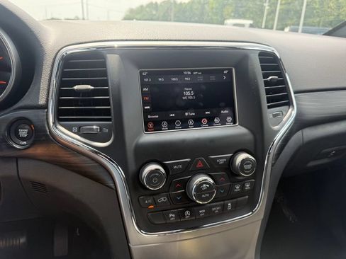 Used 2021 Jeep Grand Cherokee Laredo RWD image 8