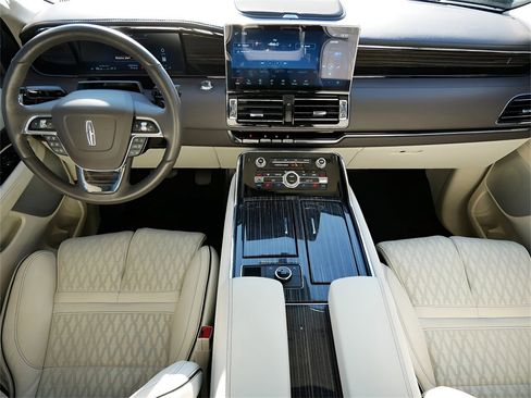 Used 2024 Lincoln Navigator L Black Label image 15