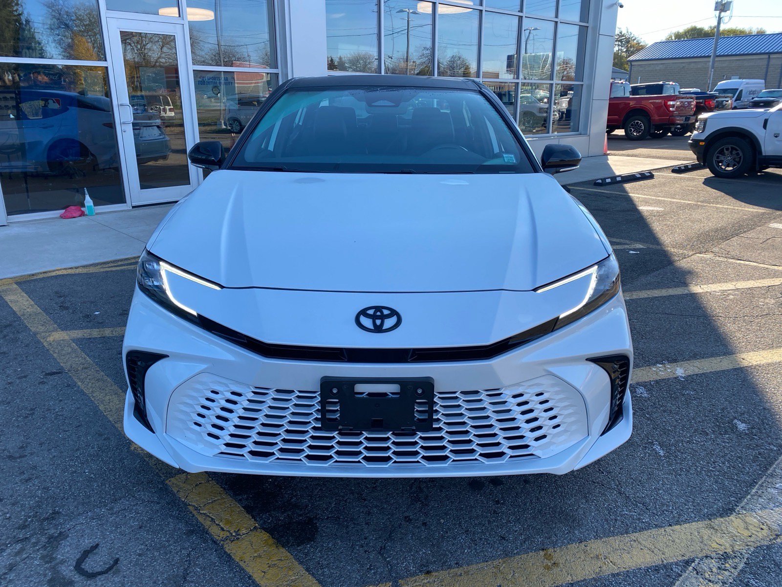 Used 2025 Toyota Camry XSE AWD/4WD image 9