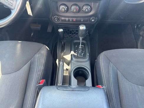 Certified 2017 Jeep Wrangler Unlimited Rubicon w/ Connectivity Group AWD/4WD image 12