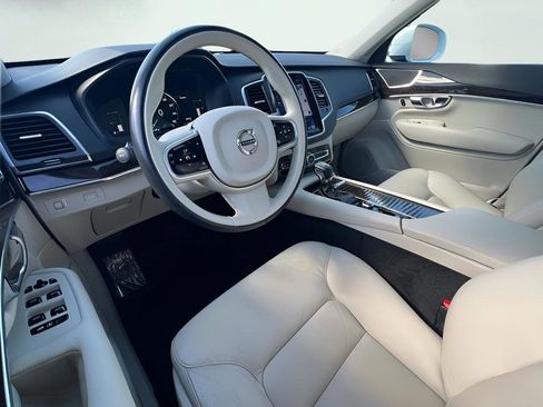 Used 2019 Volvo XC90 T5 Momentum w/ Protection Package Premier image 15