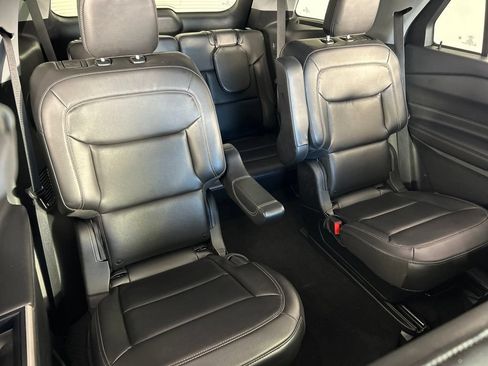 Used 2024 Ford Explorer XLT w/ Equipment Group 202A AWD/4WD image 22