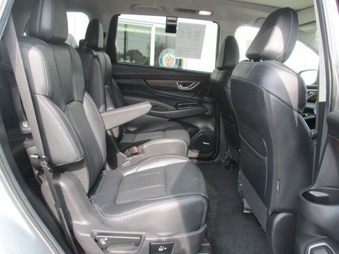 Used 2025 Subaru Ascent Touring w/ Popular Package #2 AWD/4WD image 13