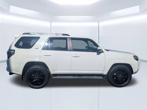 Used 2022 Toyota 4Runner SR5 Premium image 5