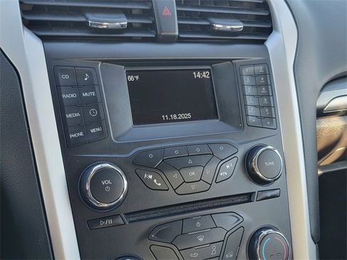 Used 2015 Ford Fusion S image 18