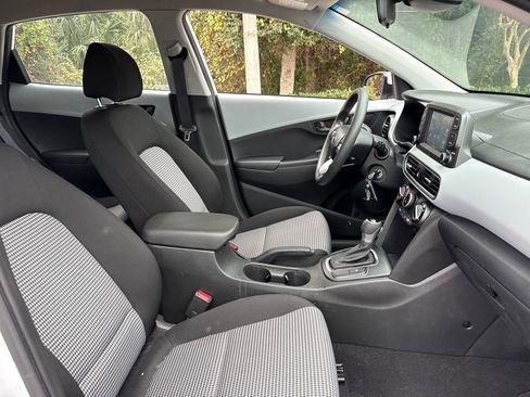 Used 2021 Hyundai Kona SE image 27