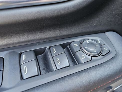 Used 2023 Chevrolet Suburban RST w/ Luxury Package image 32