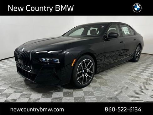 New 2026 BMW 760i xDrive w/ Premium Package image 3