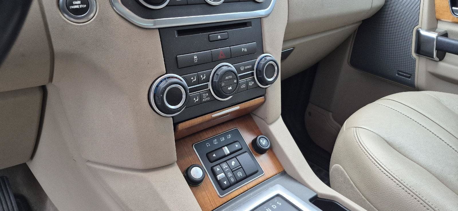 Used 2014 Land Rover LR4 HSE AWD/4WD image 9