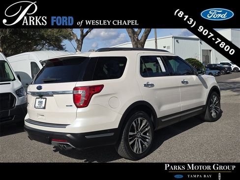 Certified 2018 Ford Explorer Platinum image 4