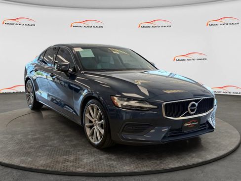Used 2019 Volvo S60 T6 Momentum w/ Multimedia Package AWD/4WD image 5