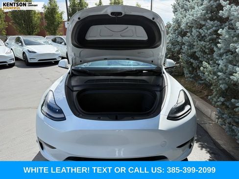 Used 2023 Tesla Model Y Performance AWD/4WD image 32