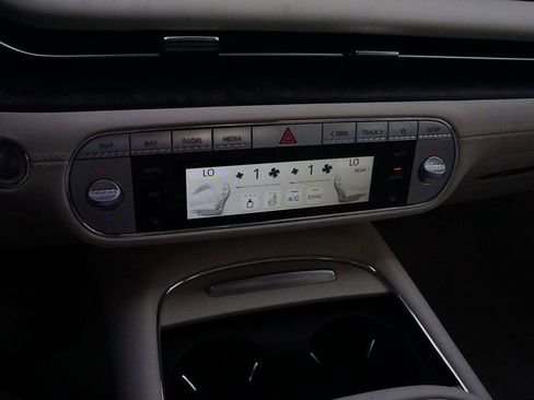 New 2025 Genesis G90 3.5T image 9