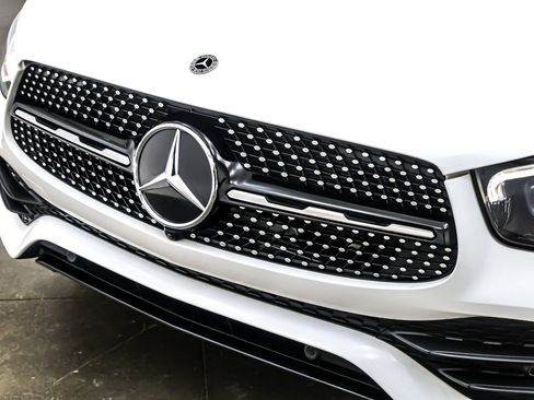 Used 2022 Mercedes-Benz GLC 300 4MATIC Coupe image 14