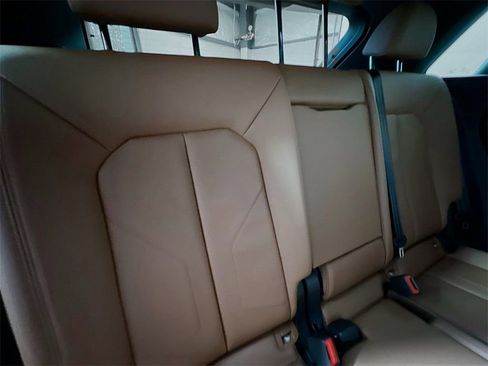 Used 2023 Audi Q3 2.0T Premium w/ Convenience Package image 25