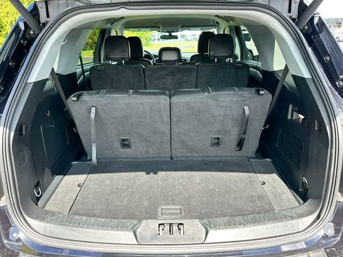 Used 2023 Ford Explorer XLT w/ Equipment Group 202A image 24