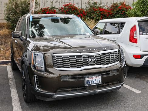 Used 2021 Kia Telluride S FWD image 2
