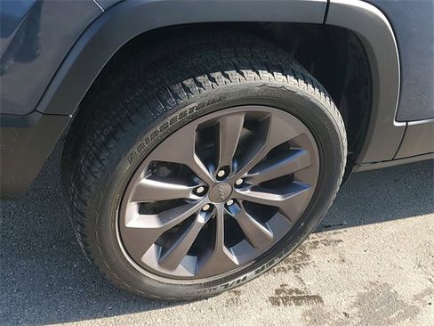 Used 2021 Jeep Cherokee Latitude Lux 80th Anniv w/ Quick Order Package 26U 80TH image 5