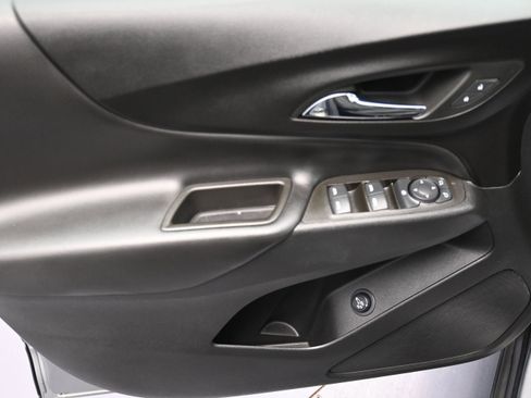 Used 2023 Chevrolet Equinox LT FWD image 24