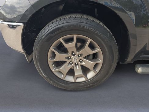 Used 2014 Nissan Frontier SL RWD image 10