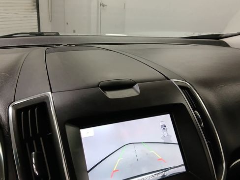 Used 2019 Ford Edge Titanium w/ Cold Weather Package image 12