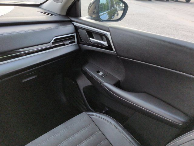 Used 2025 Mitsubishi Outlander SE FWD image 17