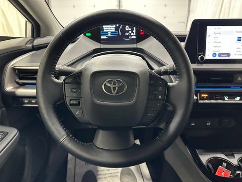 Used 2025 Toyota Prius XLE image 18