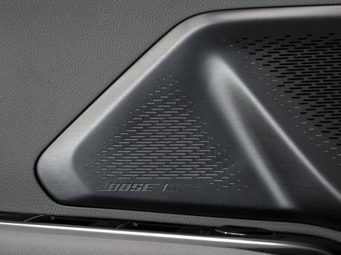 Used 2024 GMC Acadia Denali image 29