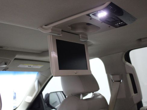 Used 2019 Cadillac Escalade Luxury image 24