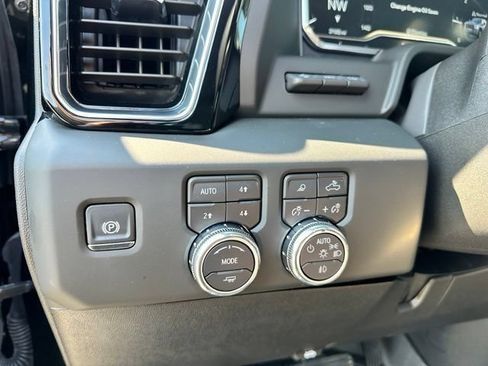 Used 2025 GMC Sierra 2500 Denali w/ Denali Reserve Package AWD/4WD image 30