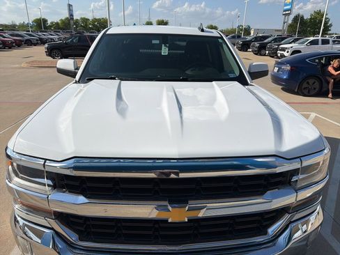 Used 2018 Chevrolet Silverado 1500 LT w/ Texas Edition image 7
