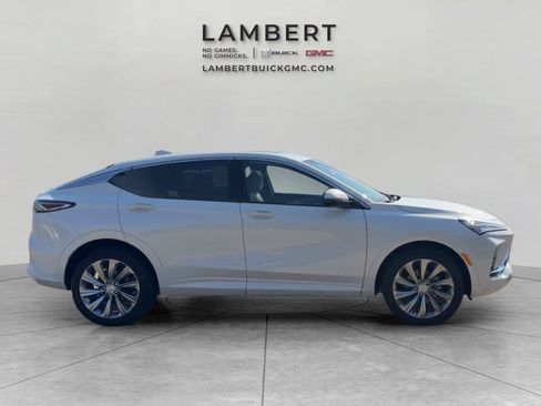 New 2026 Buick Envista Avenir FWD image 4