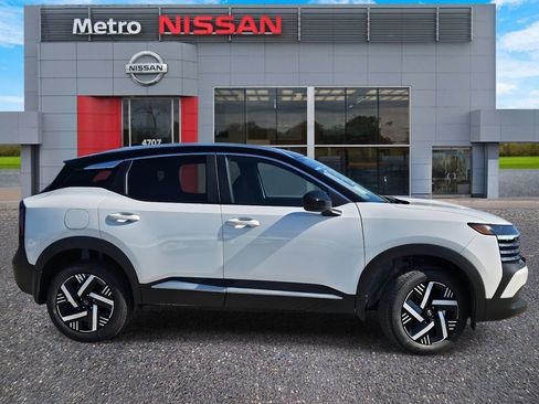 New 2026 Nissan Kicks SV image 2