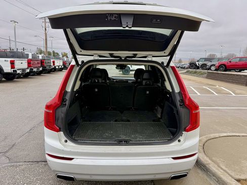 Used 2021 Volvo XC90 T5 Momentum w/ Climate Package image 13