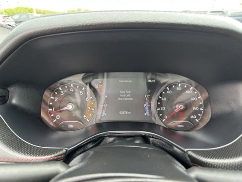 Used 2024 Jeep Compass Trailhawk AWD/4WD image 27