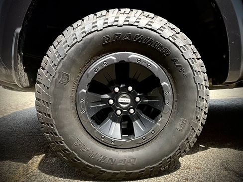 Used 2017 Ford F150 Raptor w/ Equipment Group 802A Luxury AWD/4WD image 38