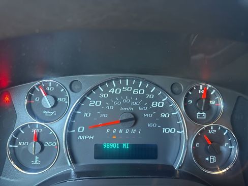 Used 2019 Chevrolet Express 2500 w/ Driver Convenience Package image 18