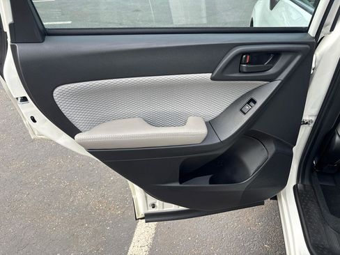 Used 2018 Subaru Forester 2.5i w/ Alloy Wheel Package image 22