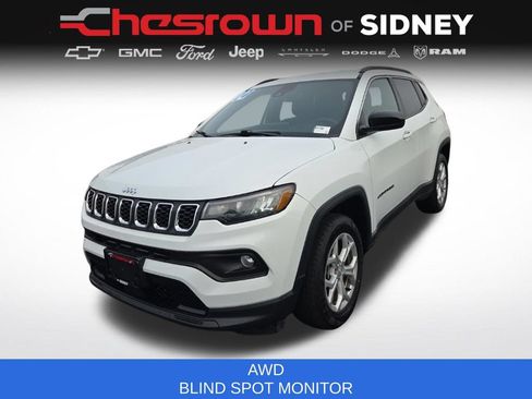 Used 2024 Jeep Compass Latitude AWD/4WD image 1