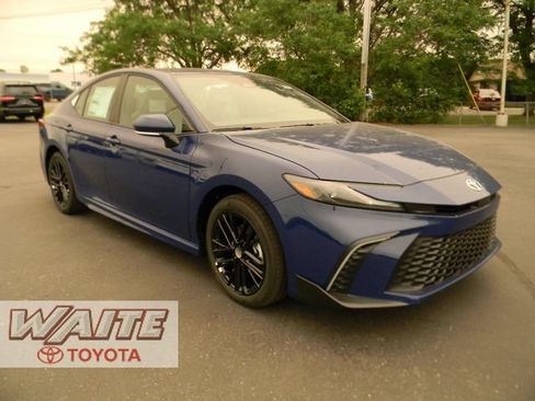 New 2026 Toyota Camry SE AWD/4WD image 1