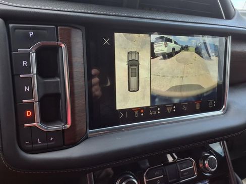 Used 2024 GMC Yukon Denali Ultimate image 29