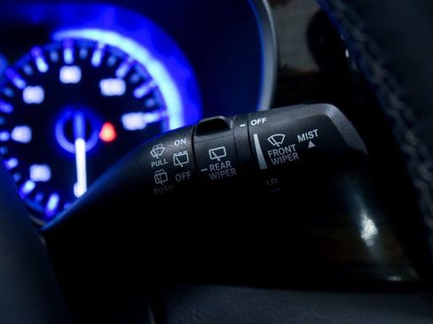 Used 2024 Chrysler Pacifica Limited image 29